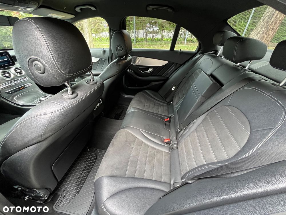 Mercedes-Benz Klasa C 160 9G-TRONIC AMG Line - 19
