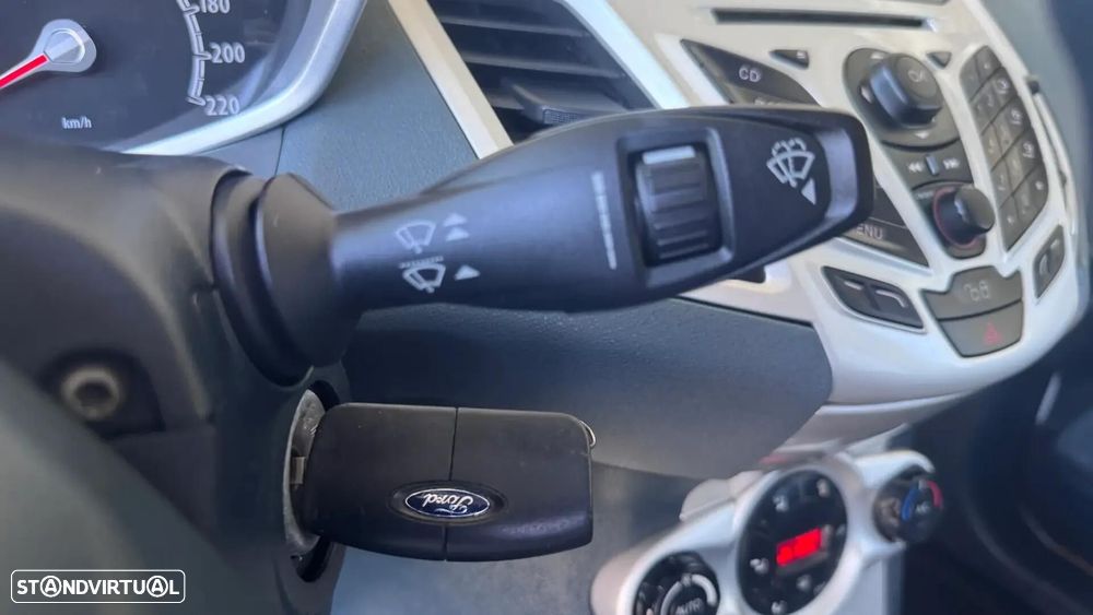 Ford Fiesta - 24