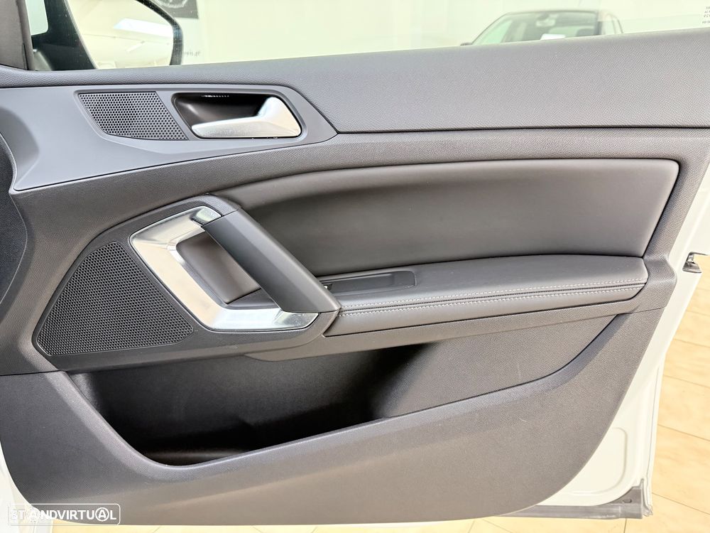 Peugeot 308 PureTech 130 GPF EAT8 Stop & Start Allure Pack - 32