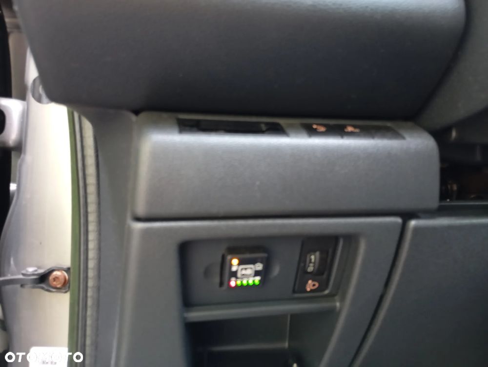 Peugeot 3008 120 VTi Style - 28