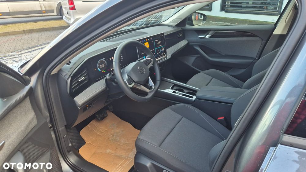 Volkswagen Passat - 9