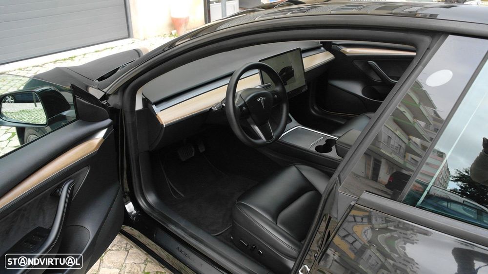 Tesla Model 3 Long Range Tração Traseira - 38