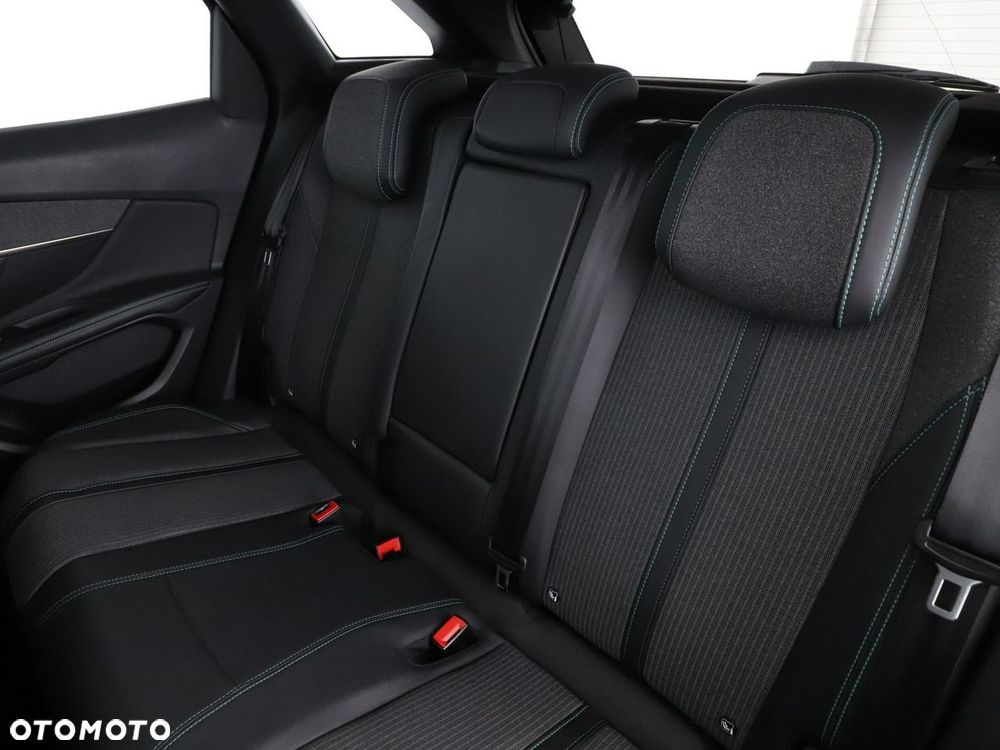 Peugeot 3008 1.6 PureTech Hybrid PHEV Allure Pack S&S EAT8 - 18