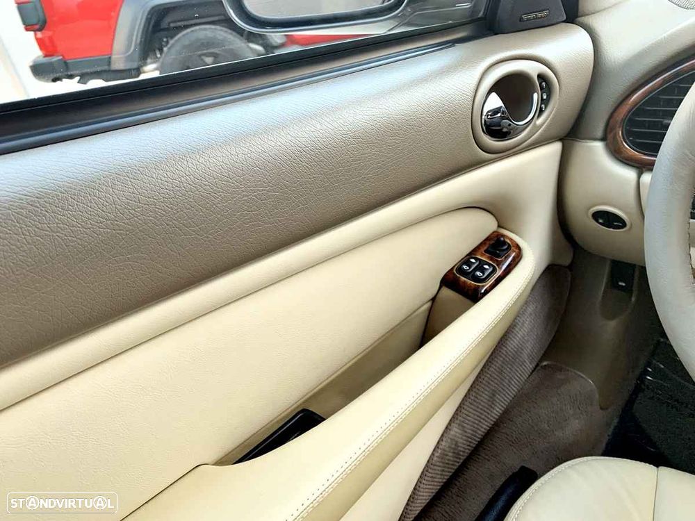 Jaguar XK XK8 4.0 Convertible Classic - 9