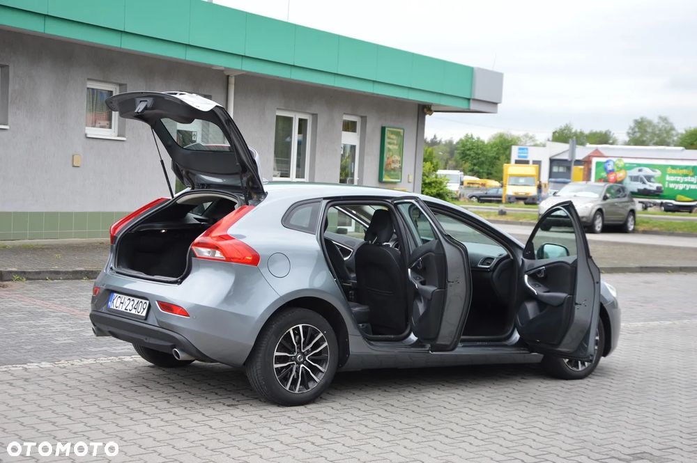 Volvo V40 D2 Momentum - 22