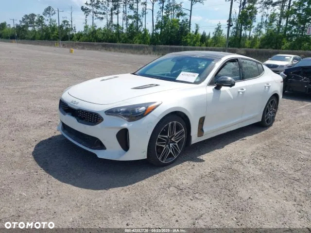 Kia Stinger - 2
