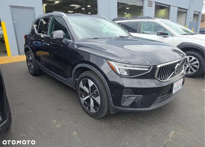 Volvo XC 40 - 3