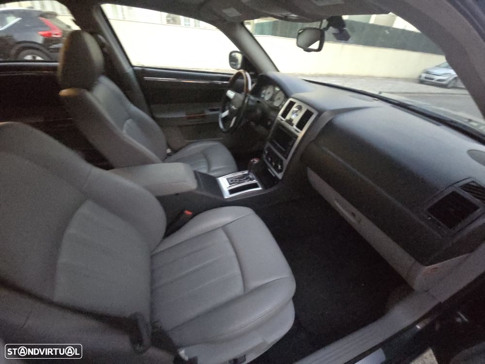 Chrysler 300 C Touring 3.0 CRD - 16