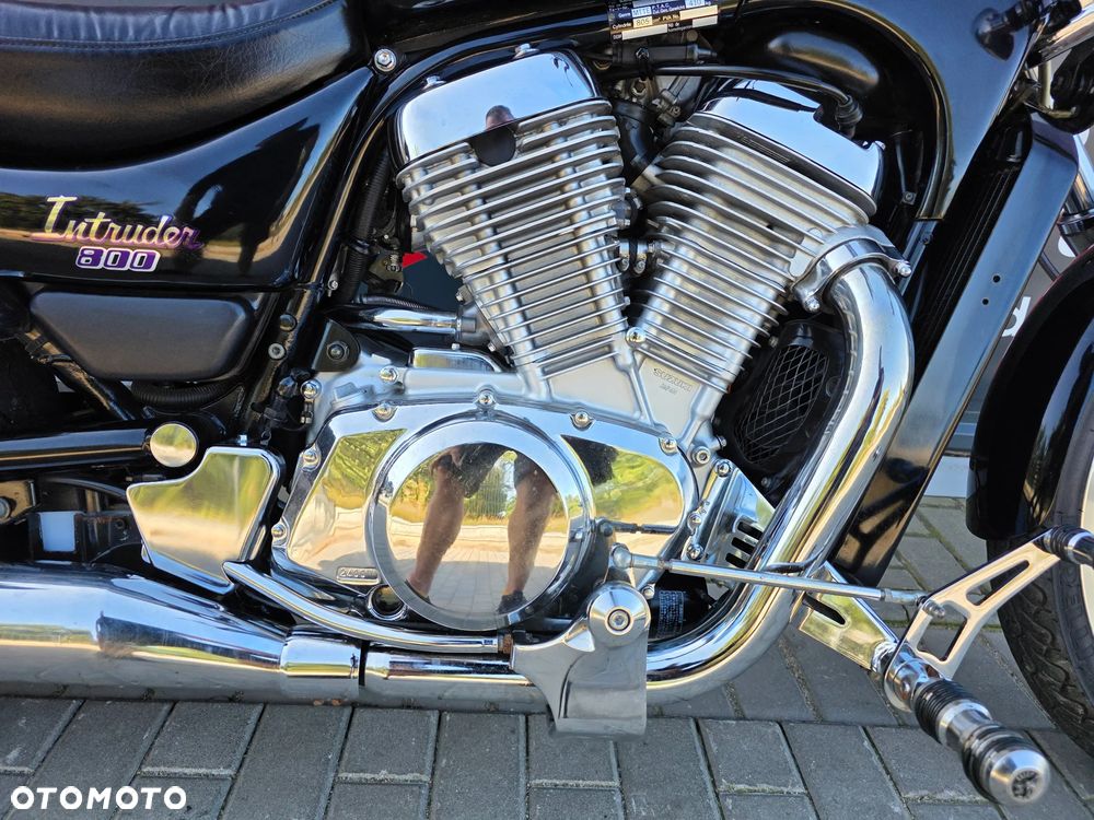 Suzuki Intruder - 25