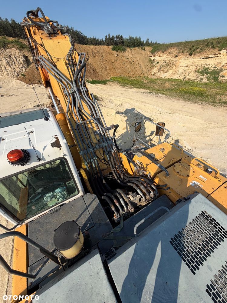 Liebherr R934 - 10