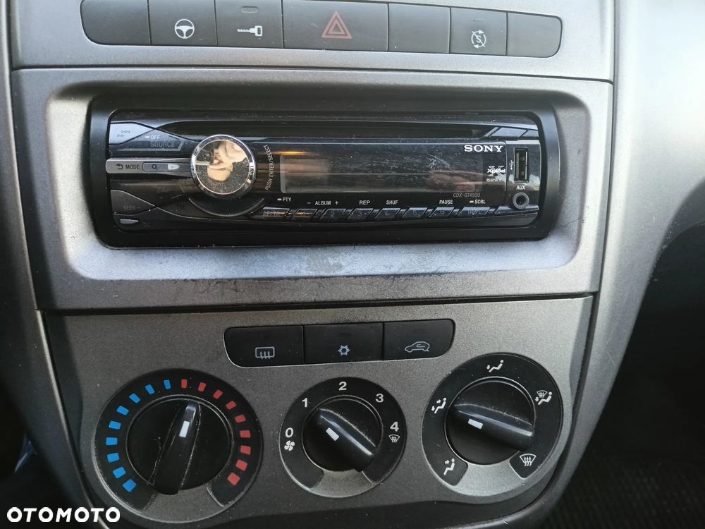 Fiat Punto 1.4 Estiva S&S - 17