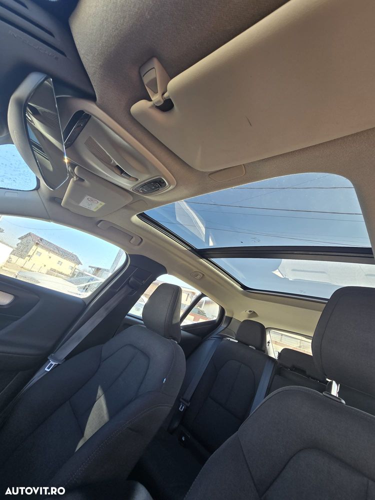 Volvo XC 40 D3 AWD Geartronic Momentum - 4