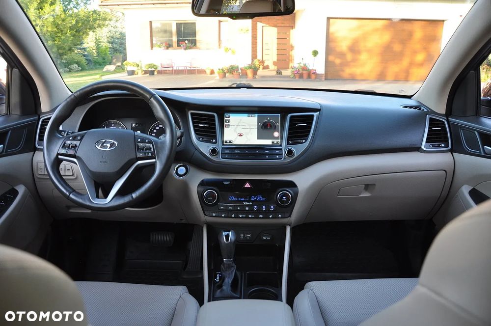 Hyundai Tucson blue 1.7 CRDi 2WD DCT Premium - 24