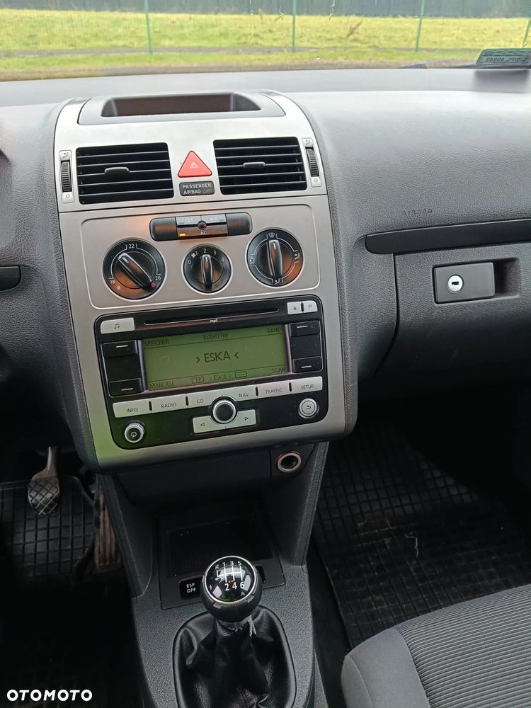 Volkswagen Touran 1.9 TDI DPF Blue Motion Conceptline - 12