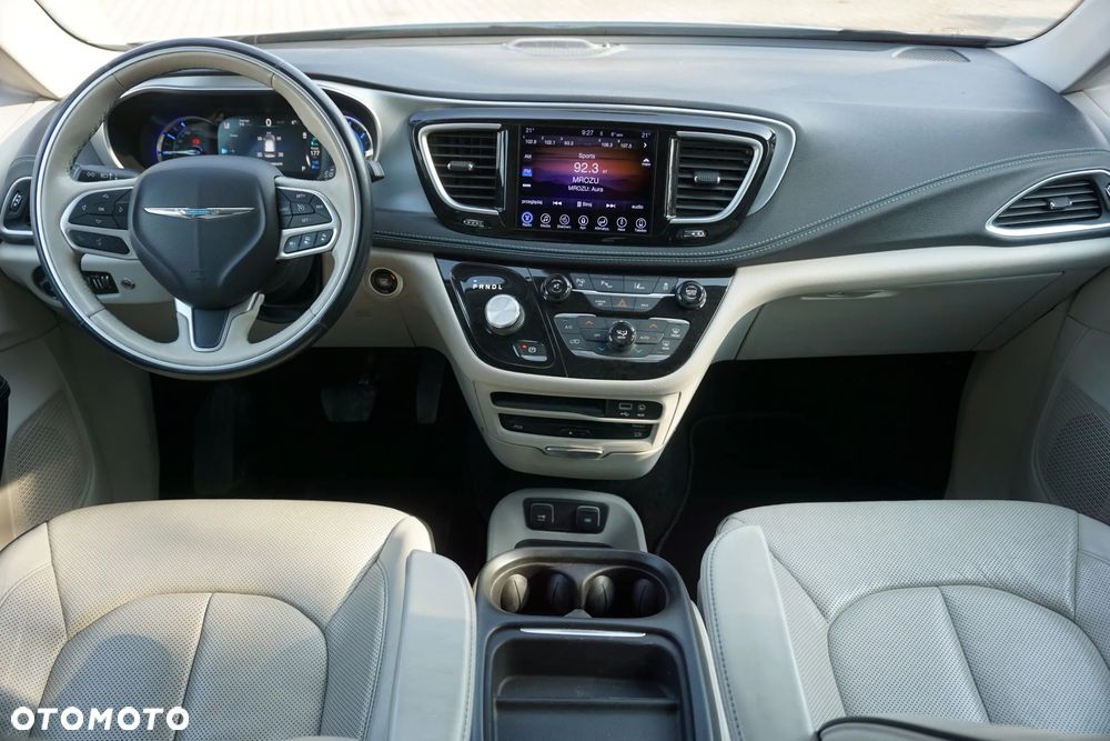 Chrysler Pacifica - 22