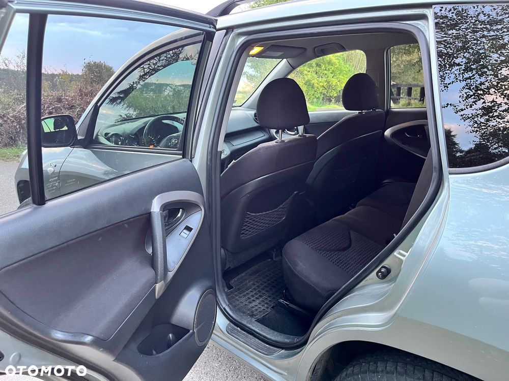 Toyota RAV4 2.2 D-4D Luna - 8