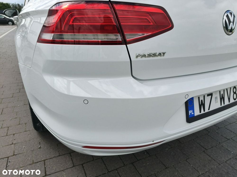 Volkswagen Passat - 13