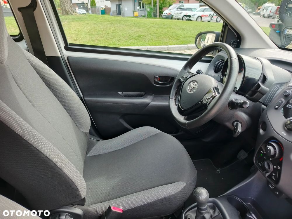 Toyota Aygo x-business - 23