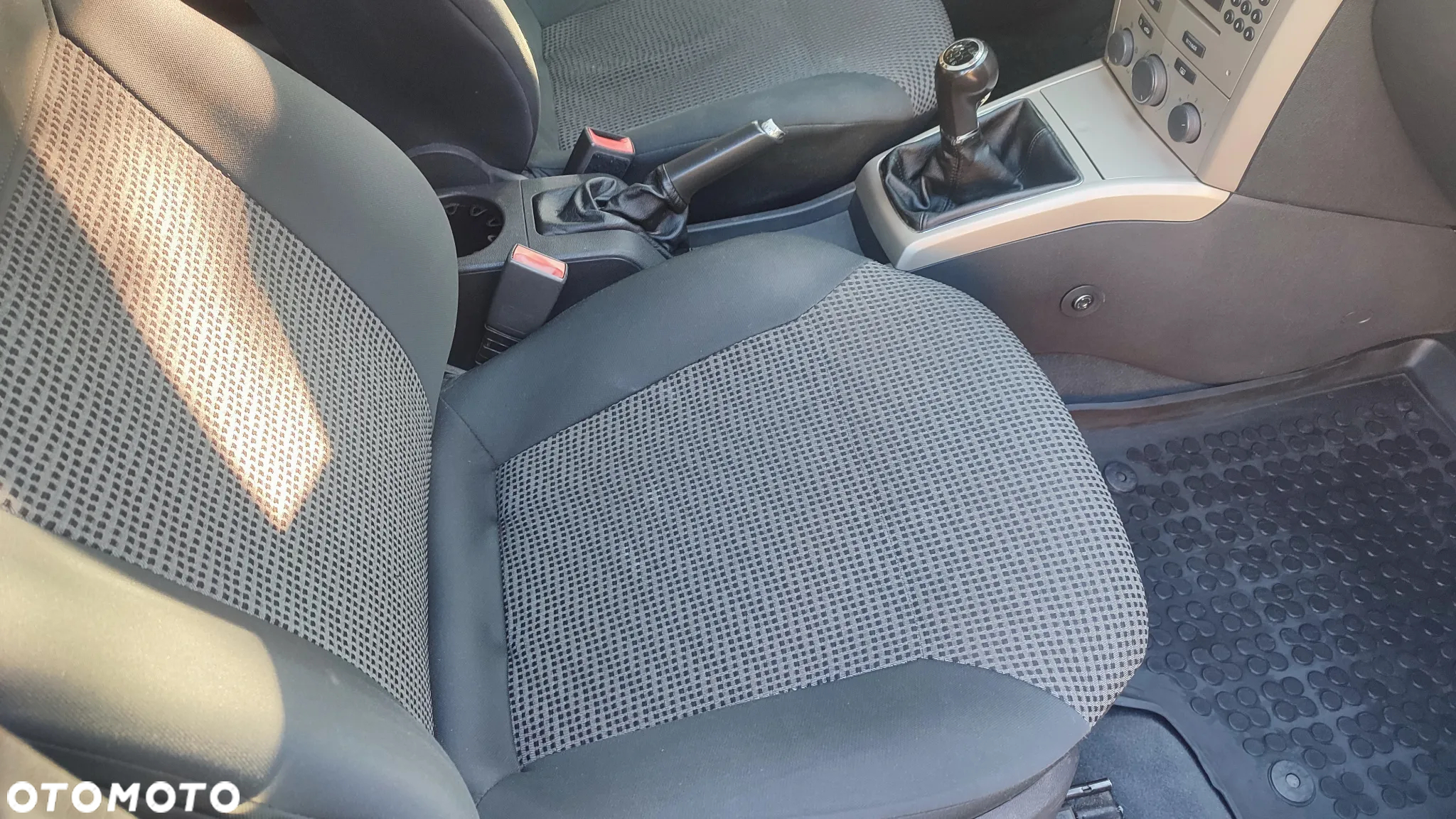 Opel Astra III 1.3 CDTI Essentia - 12
