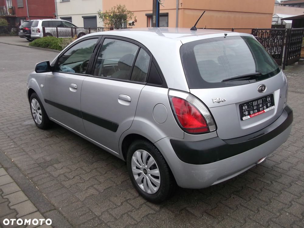 Kia Rio 1.4 EX - 3