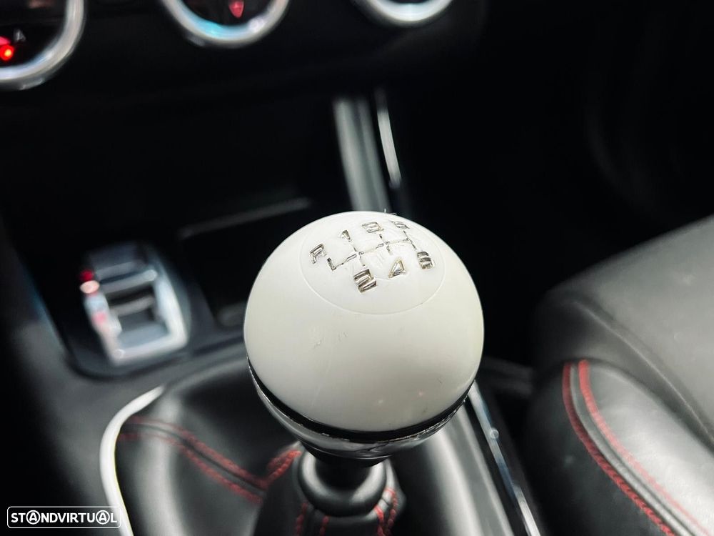 Alfa Romeo Giulietta 1.6 JTDm Distinctive - 31