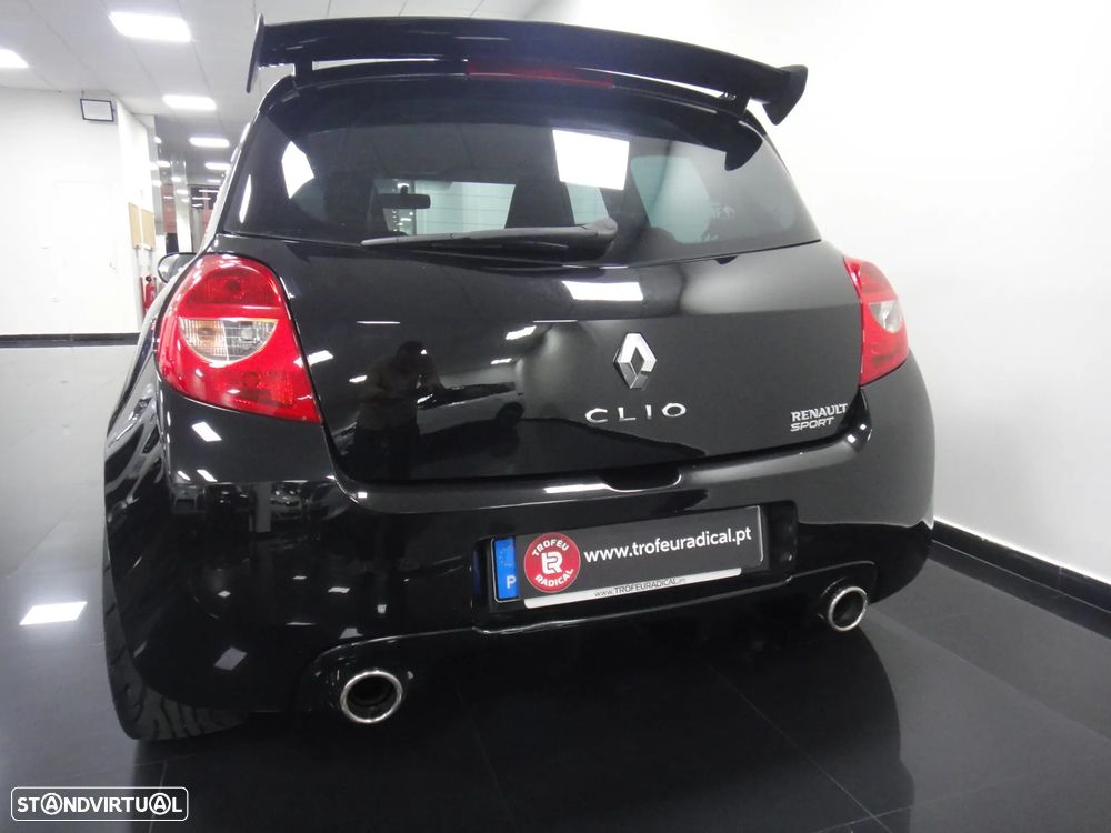 Renault Clio 2.0 16V Sport - 11