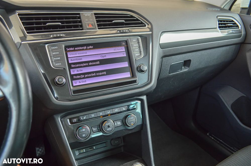 Volkswagen Tiguan 2.0 TDI 4Mot DSG Comfortline - 39