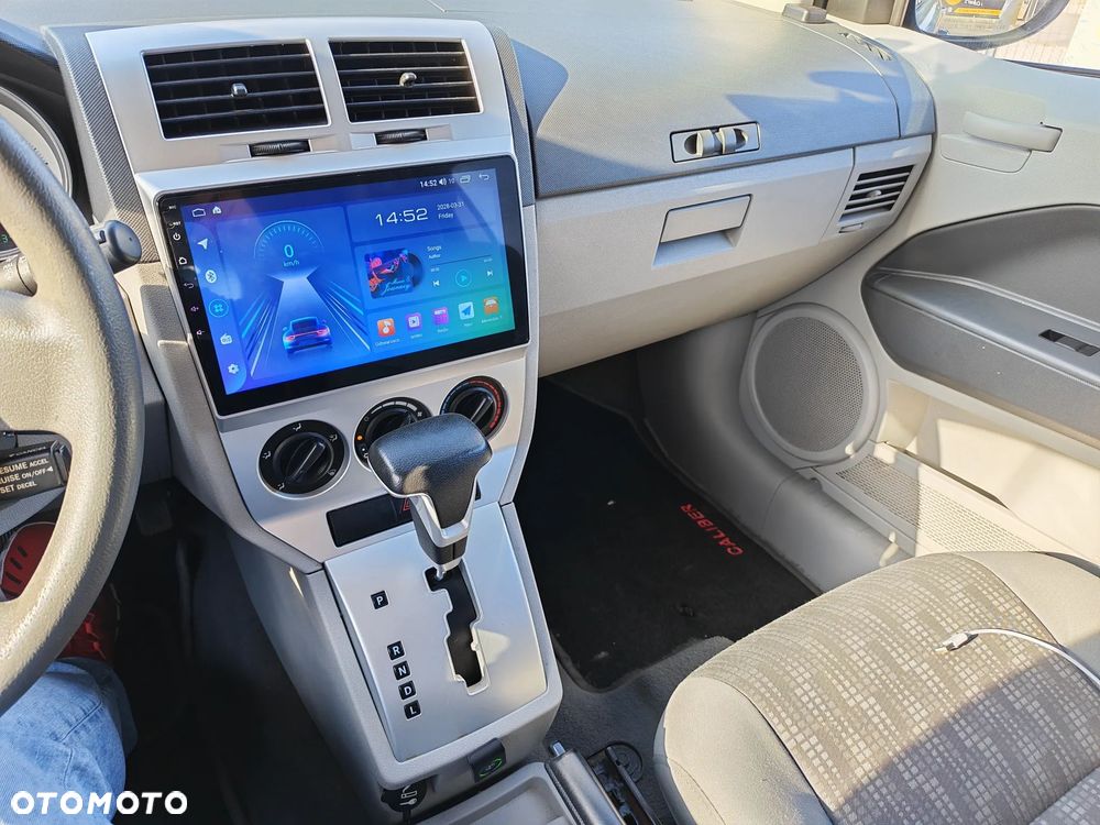 Dodge Caliber - 10