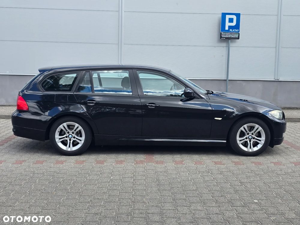 BMW Seria 3 320i - 8