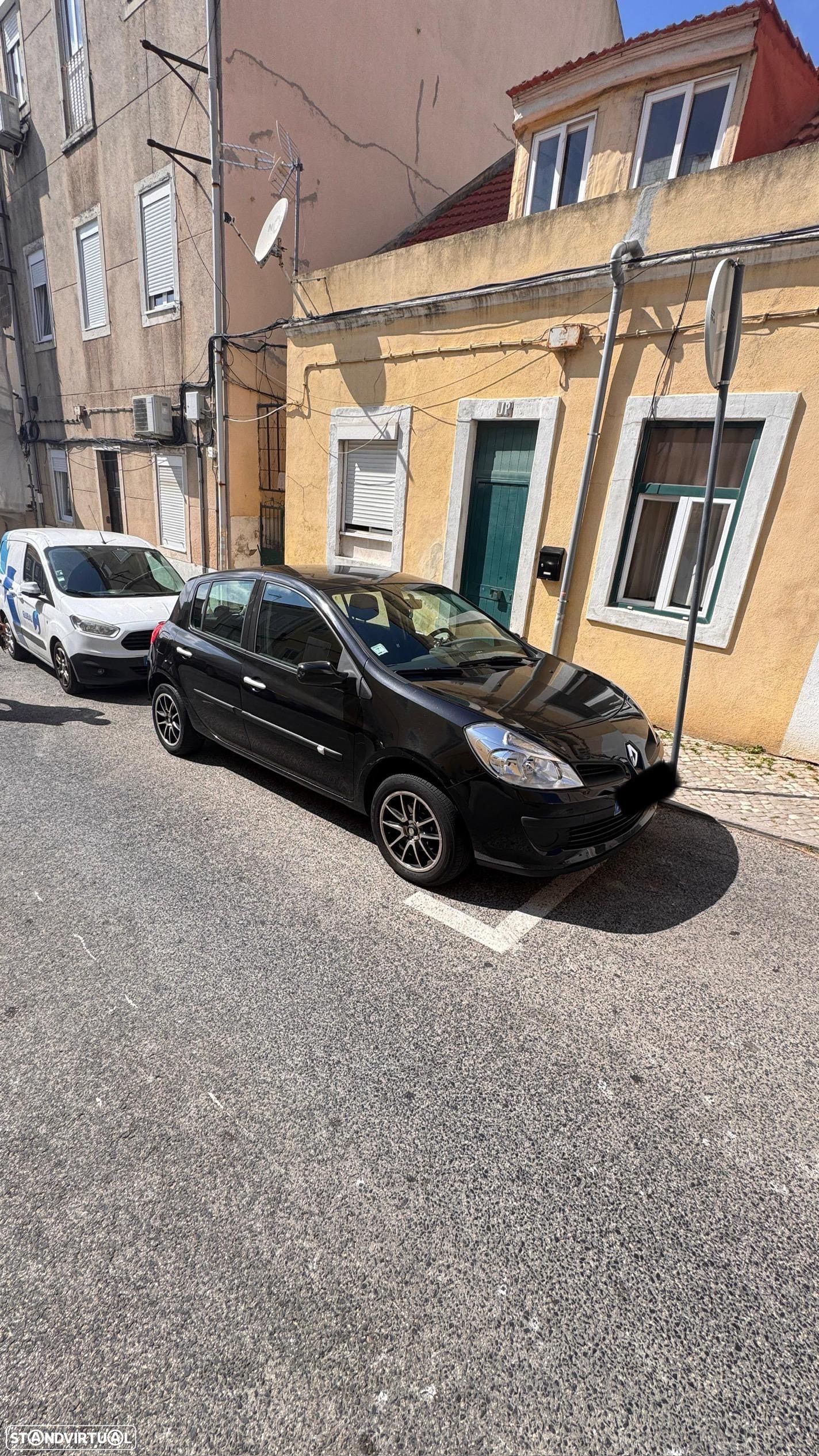 Renault Clio 1.5 dCi Dynamique - 1