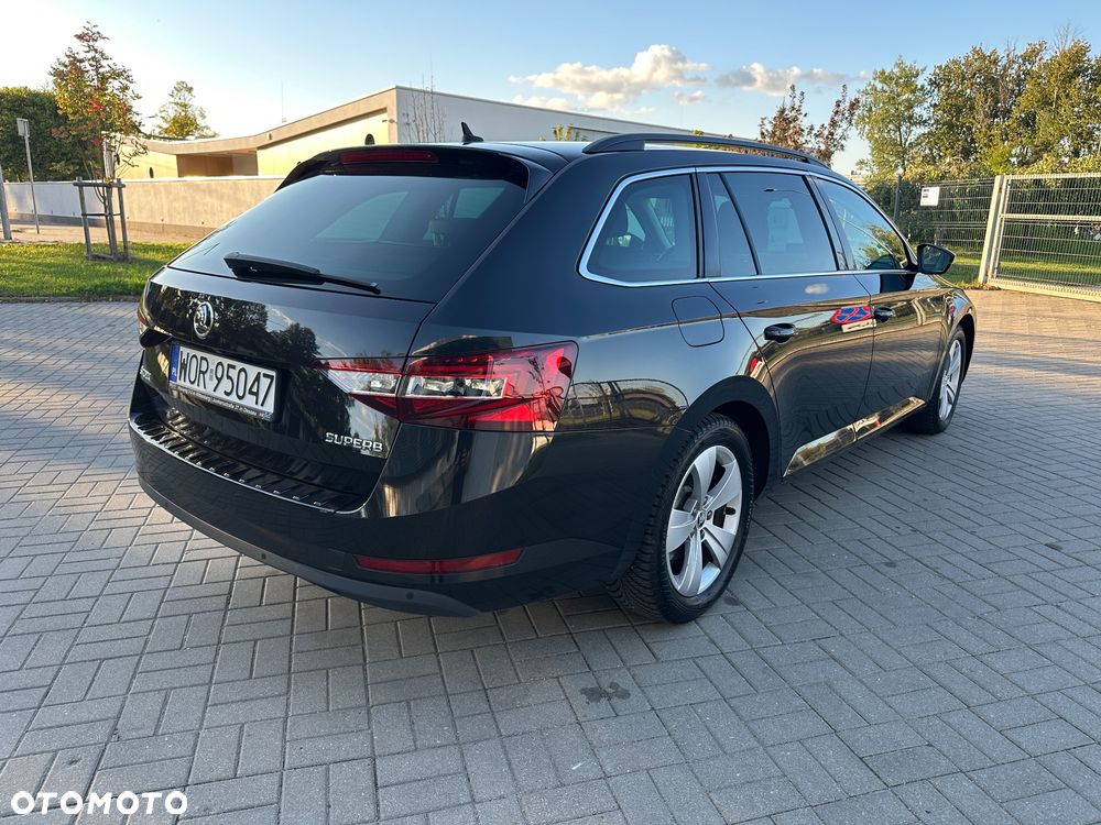 Skoda Superb 2.0 TDI DSG Ambition - 9