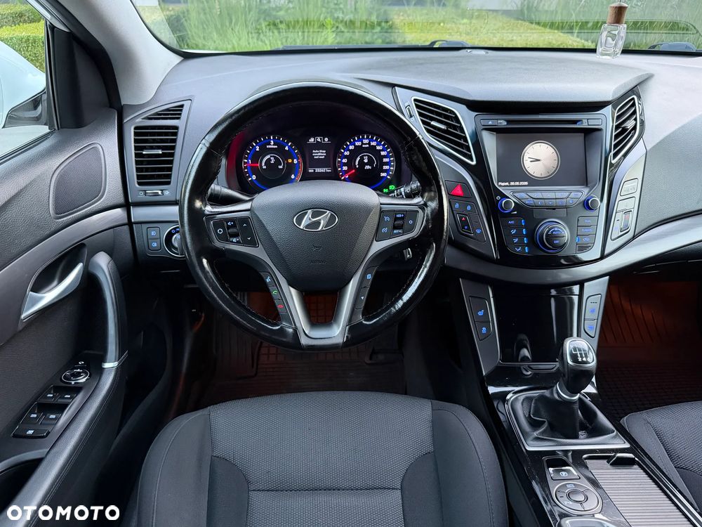 Hyundai i40 Kombi blue 1.7 CRDi Family - 30