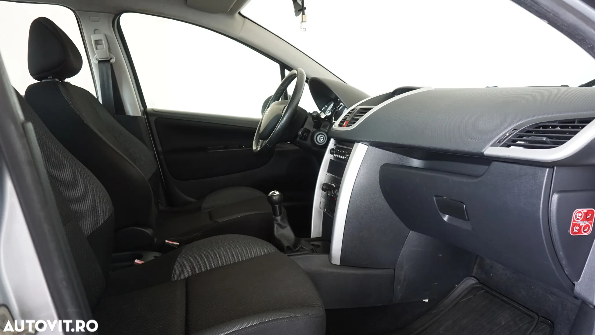 Peugeot 207 1.6 HDI FAP Allure - 24