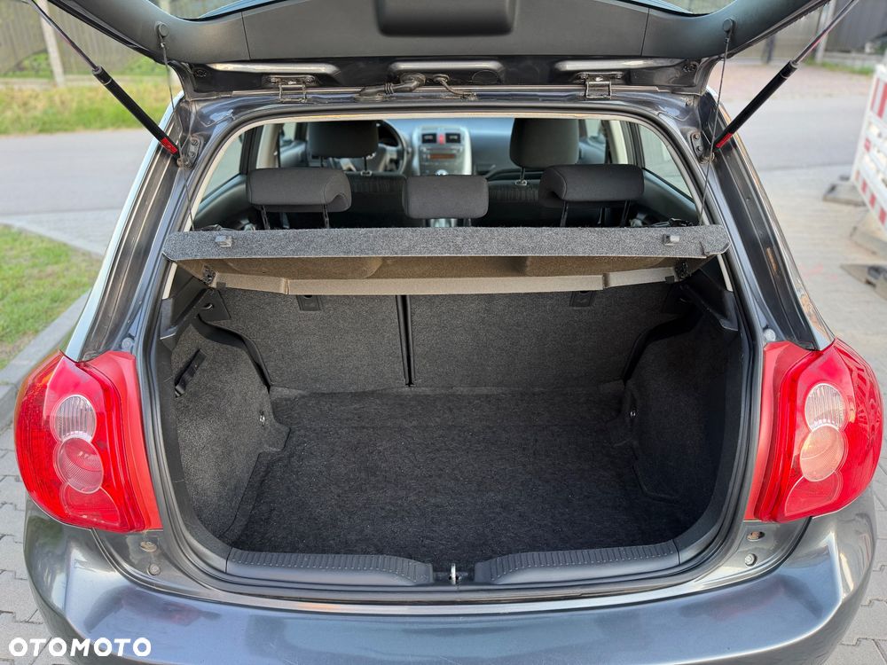 Toyota Auris 1.6 VVT-i Executive - 37