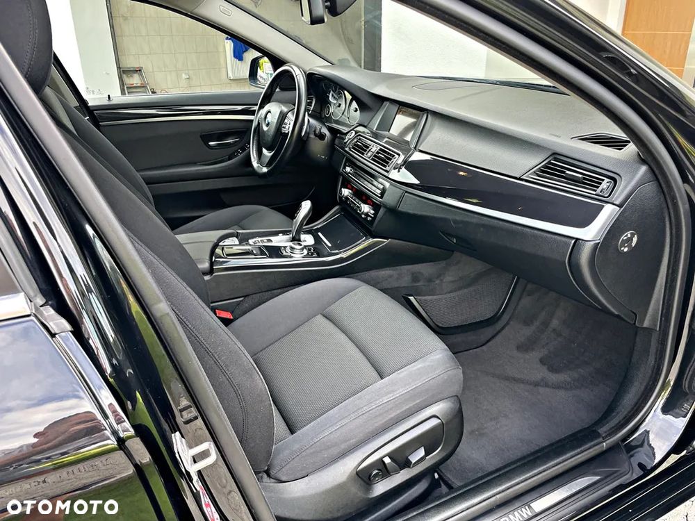 BMW Seria 5 520d Touring - 21