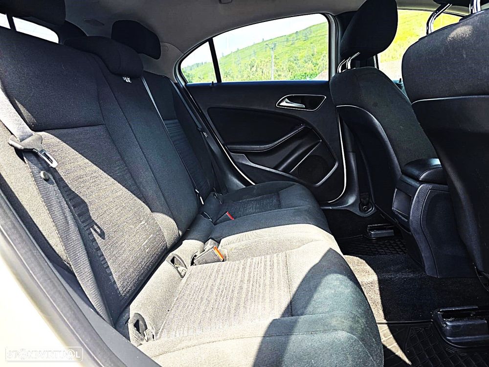 Mercedes-Benz A 180 - 12