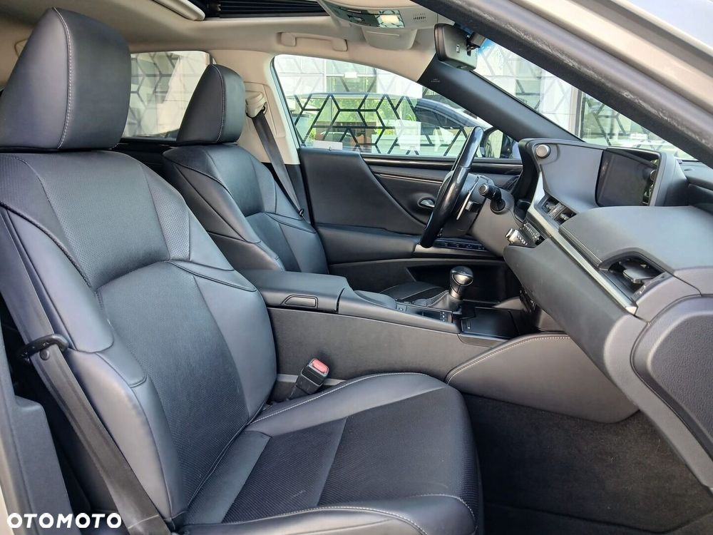 Lexus ES - 31