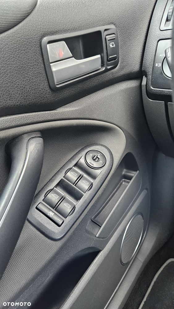 Ford Kuga - 36
