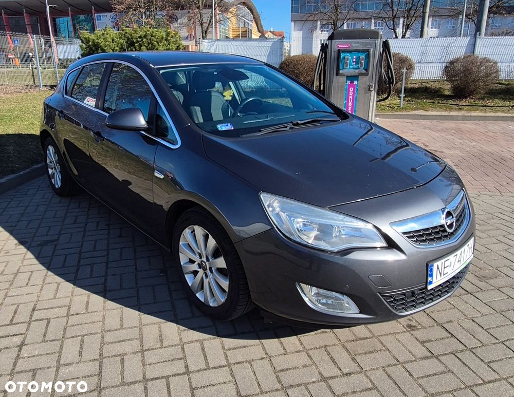 Opel Astra 1.7 CDTI DPF Cosmo - 1