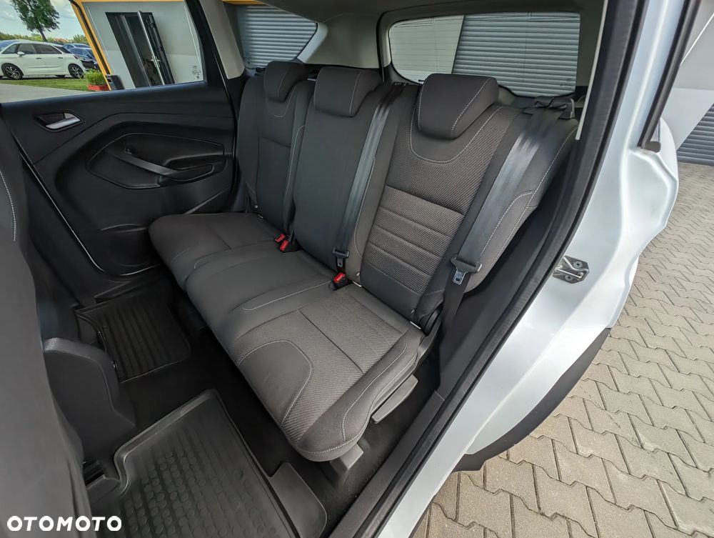 Ford Kuga 1.6 EcoBoost 2x4 Titanium - 38