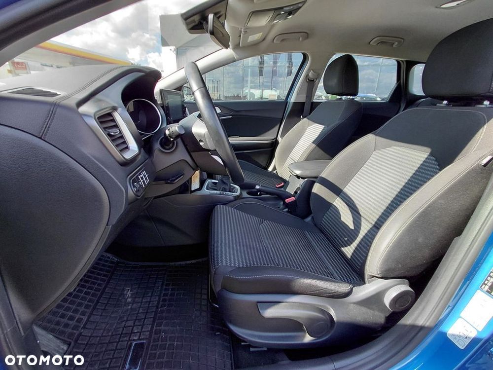 Kia Ceed 1.5 T-GDI M - 11