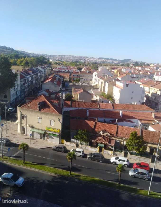 Fantástico apartamento T4 mobilado, equipado e decorado, na Venda Nova - Grande imagem: 2/19