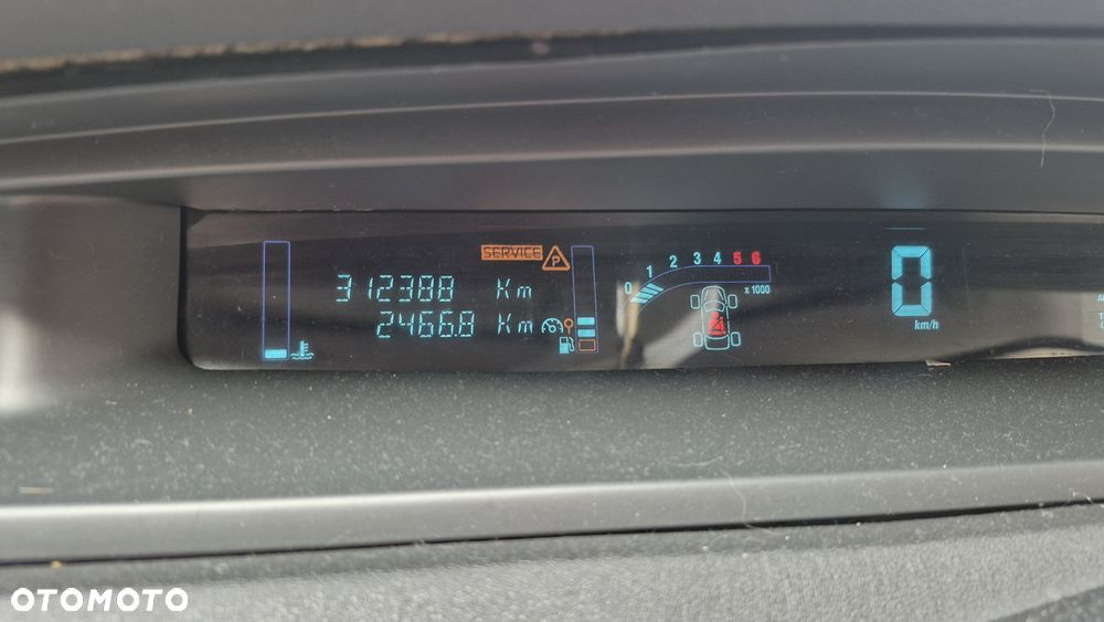 Renault Scenic - 1