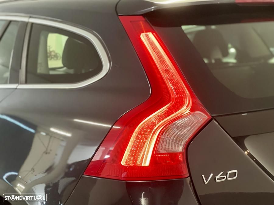 Volvo V60 2.0 D4 Momentum - 6
