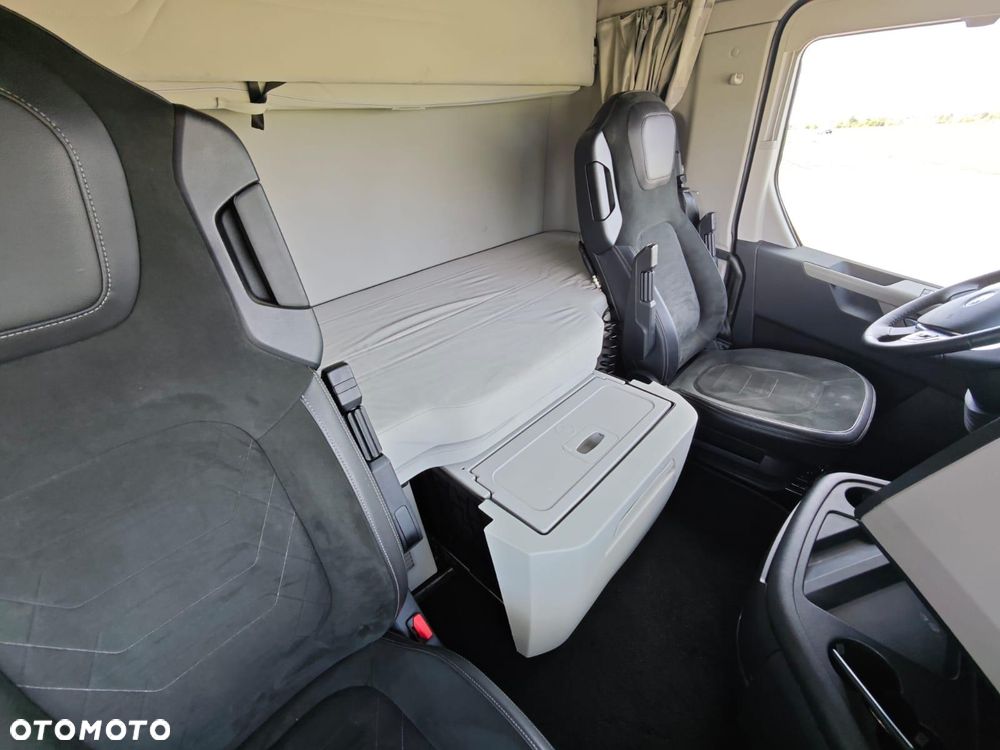 Ford F MAX - 11