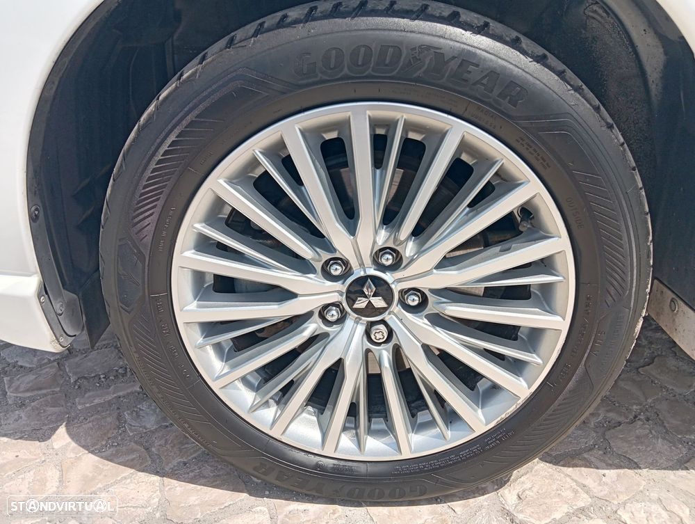 Mitsubishi Outlander 2.4 4WD Plug-In Hybrid Spirit+ - 5