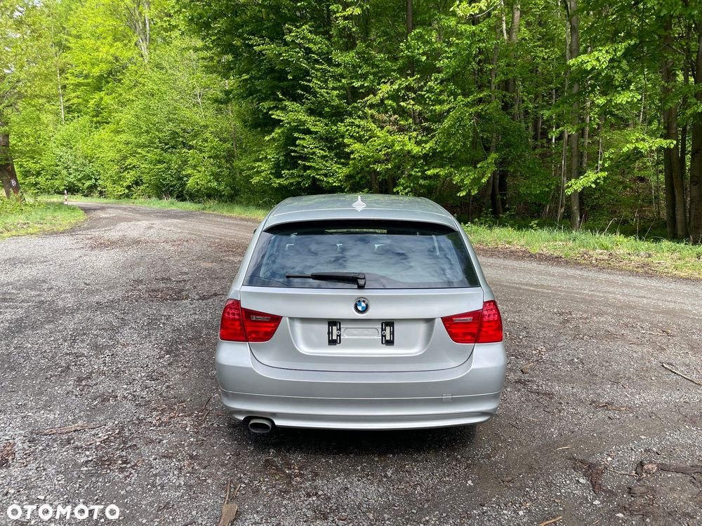 BMW Seria 3 320d DPF - 10