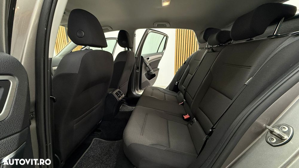 Volkswagen Golf 1.6 TDI BlueMotion Comfortline - 17