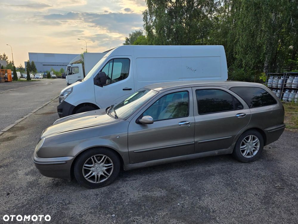 Lancia Lybra 1.9 JTD LX - 4