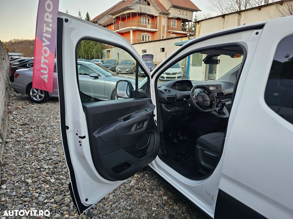 Peugeot Rifter - 17